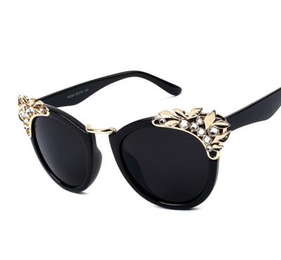 China Fashion Sunglasses New Fashion Cat Eye Butterfly Women Glass Decoration PC Big Frame Decoration Tinted OEM ODM Sunglasses 6364 for sale