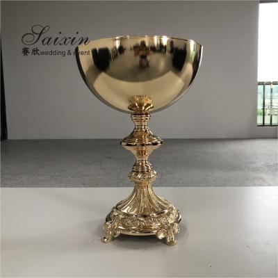 China Wholesale Wedding Decoration Trophy Shape Gold Metal Flower Stand Pot SX-546 for sale