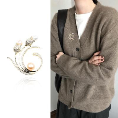 China Diamond tulip bouquet pin brass soft gold plated flower brooch - temperament set for women for sale