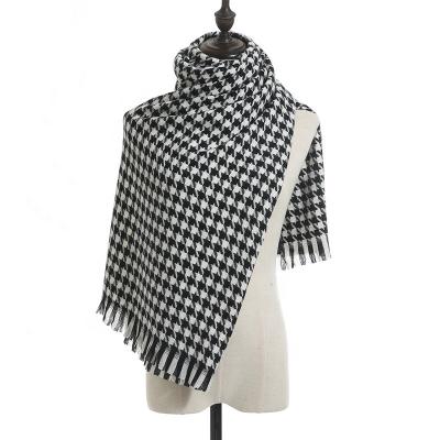 China Winter 2021 New Women's Plaid Scarf Imitation Cashmere Tassel Warm Shawl Thick Long Scarf for sale