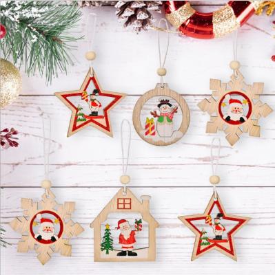 China Wooden Merry Christmas Decoration Supplies Novelty Hanging Painted Wooden Snowflake Pendant Home Christmas Christmas Tree Ornament for sale