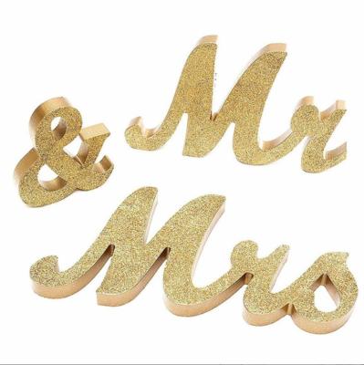 China Wedding Centerpieces Party Wooden Table Sign /Event Table Decoration Mr&Mrs Wedding Party Decoration Many Color Glitter English Letter Props Wooden Wedding Decoration for sale