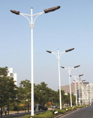 China Estructura poste ligero al aire libre del marco de acero de postes de la calle 20 M de solo/brazo del doble en venta