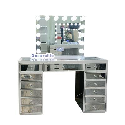 China Actions lit in the United States! Durable Top Rank Selling MDF Painting Lighted Hollywood Makeup Dressers Mirrored Vanity Table Set for sale