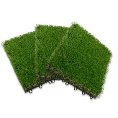 China Outdoor Indoor Decoration Landscaping Park Supply Mat Mini Artificial Golf Grass Tile From Factory For Decoration Outdoor Interior Landscaping for sale