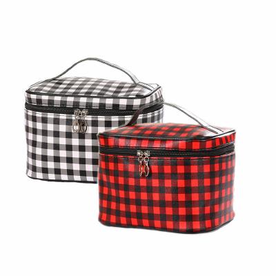 China Eco-Friendly Checks Washing Big Capacity Buffalo Monogrammed Wholesale Rectangular Bag Travel Plaid Make Up Box for sale