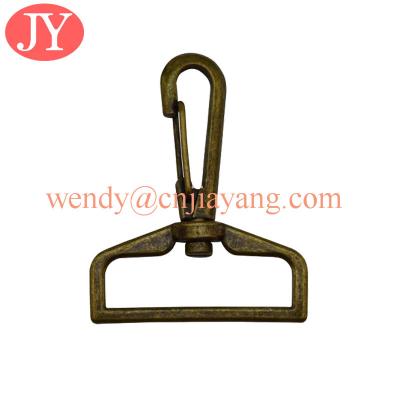 China jiayang Solid Shiny Gold Metal Dog Swivel Hooks Metal Snap Hooks For Bag for sale