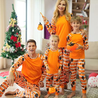 China Breathable Wholesale Sleepwear Set Halloween Family Matching Clothes Autumn Winter Pajamas Set for sale