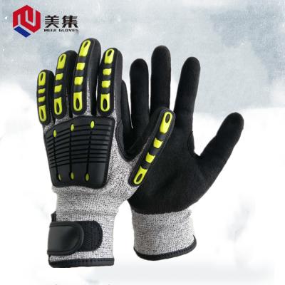 China Impact HPPE Cut Resistant Puncture Resistant Fabric Grade 5 Impact Resistant Gloves for sale