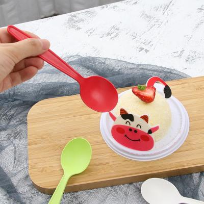 China Food Grade High Temperature Resistant Independent Packaging Pudding Spoon Creative Dessert Spoon Cake Plastic Spoon for sale