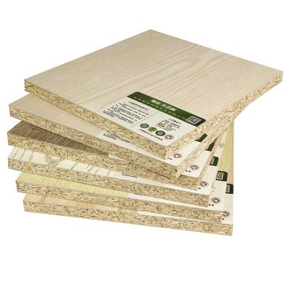 China Modern Hot Sales Good Quality 15mm Poplar Chipboard Poplar Particle Board Film Faced Board for sale