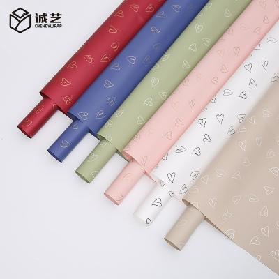 China Waterproof Stain Heart Best-selling Bouquet Wrapping Paper Gift Simple Flower Wrapping Material for sale