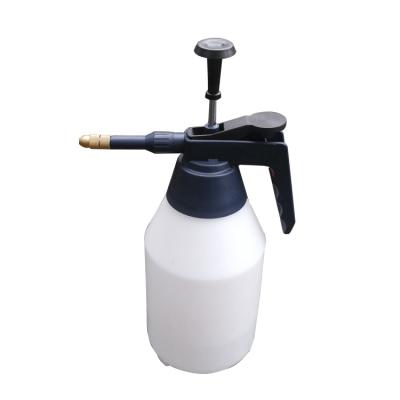 China 1.5L/50 Ounce Plastic Water Garden Portable Hand Pump Air Pressure Sprayer Manual Spray Bottle for sale