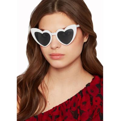 China Fashion Sunglasses Eyewear MN8805 Lucky Promotion Women Latest Shape Heart Shaped Sunglasses for sale