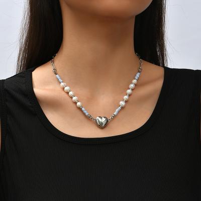 China Personality FASHIONABLE Korean Simple Choker For Women Natural Pearl Heart Magnet Lock Stainless Steel Necklace For Women Pearl Necklace for sale