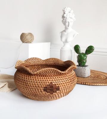 China Wholesale Chinese Minimalist Handmade Fruits and Vegetables Rattan Woven Handcraft The Wicker Organizer Food Storage Basket for sale