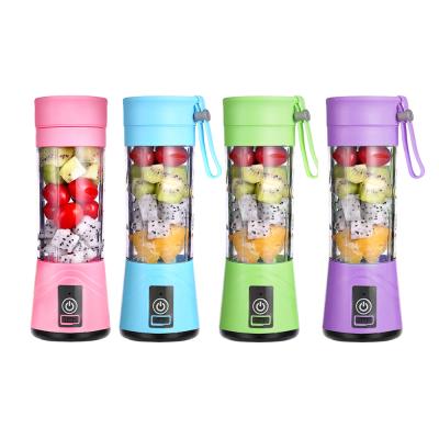 China Hot Selling 6 Blade Car USB Smoothie Blender Personal High Speed ​​Glass Bottle Portable Electric Juicer for sale