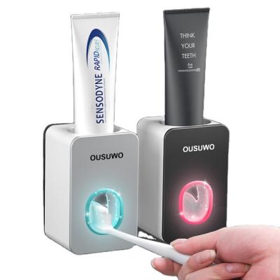 China Sustainable Bathroom Accessory Wall Mounted Double Plastic Toothpaste Vending Machine for sale