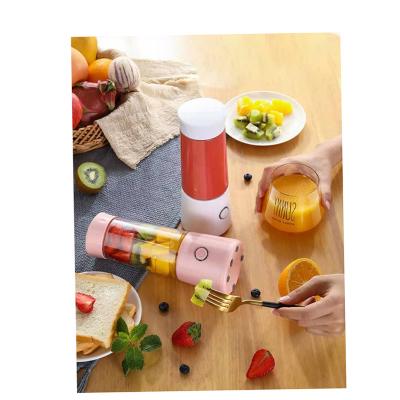 China Cheapest High Efficiency Protable Usb Blender And Double Usb Blender Easy Carry Heavy Duty Industries Containers Mini Easy Manual Fresh Fruit 410Ml for sale