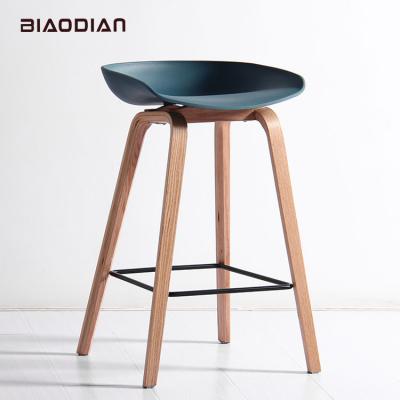 China Modern Commercial Bar Furniture High Counter Stool With Natural Wood Legs for sale