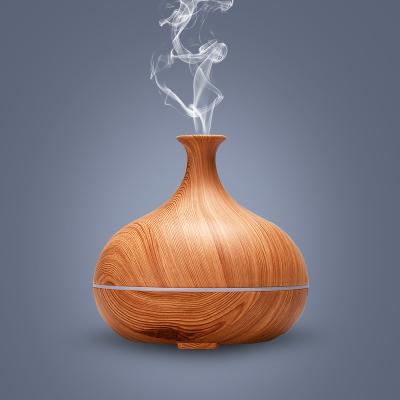 China Outdoor High Quality 300ml Wooden Humidifier Ultrasonic Aromatherapy Essential Oil Aroma Diffuser for sale