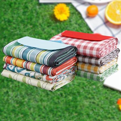 China Custom Folding Oxford Picnic Blanket Waterproof Outdoor Mat for sale