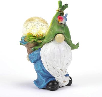 China Home Decoration Good Quality Resin Crafts Lamp Solar Power Gnome Outdoor Garden Statue Various for sale