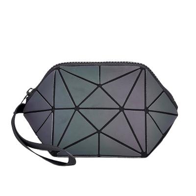 China Japan style 2021 new fashion style waterproof high quality cute ladies bright geometric foldable make up cosmetic bag for sale