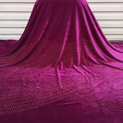 China Sustainable Wholesale Nigerian Velvet Lace Fabric Purple Stones In-Stock for sale