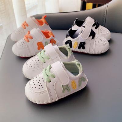 China 2021 Autumn New Baby Sewing Bag Deodorization Shoes Small Pre-walking Shoes Babies Boy Soft Soles Home Girls Leather Shoes for sale