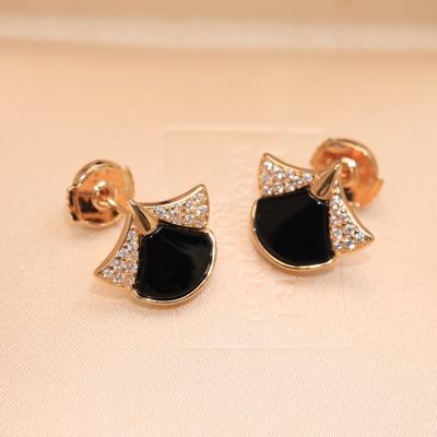 China Many S925 silver ear studs for girl pearl pt950 butterfly earrings set for lady 18K circle earring match luxury handbag for women for sale