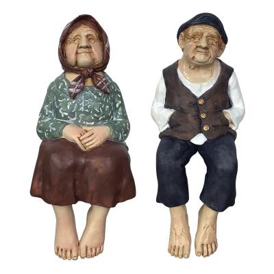 China Europe Resin Figure Crafts Old Couple Sitting Folk Crafts Desktop Pastoral Decoration for sale