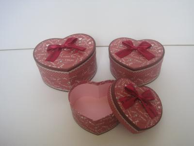 China Heart shape gift box set for sale