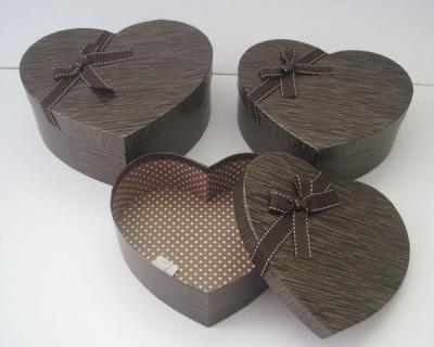 China Heart shape gift box set for sale