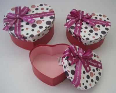 China Heart shape gift box set for sale