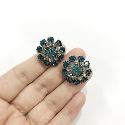 China Viable Specialization in the Production of Exquisite Colorful Sticky Rhinestone Button Diamond Flowers Buttons for sale