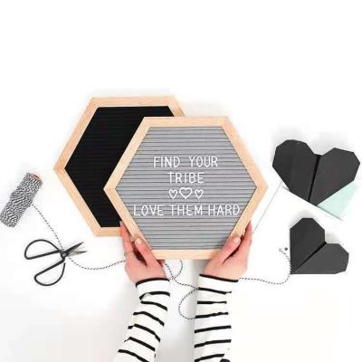 China Newest Soft Custom Design Square Solid Wood Color With Letters Felt Photo Frame Message Table For House Used for sale