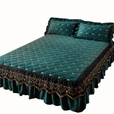 China Simple Luxury Thicken Velvet Quilted Soft Short King Size Quilted Bedspread Plush Bedskirt Embroidery Bedspread for sale