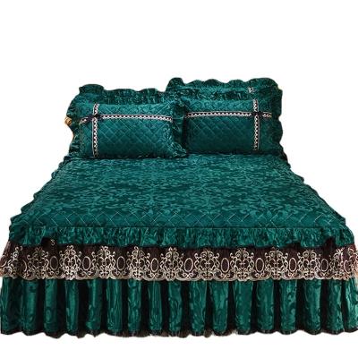 China Quick Warm European Luxury Thicken Velvet Plush Quilted Bedspread Embossing Soft Queen Size Bedskirt Bedspread for sale