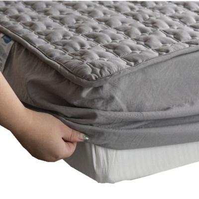 China TWILL Customized Size Soft Thicken Mattress Cover Anti-mite Bed Mattress Protector Cover Quilted Antibacterial Bedspread for sale