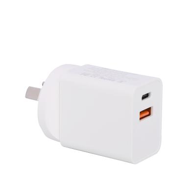 China UniversalÂ   33W Quick Fast Charging 3.0 USB Charger For Xiaomi MI 10 Quick QC 3.0 9 8 Samsung Charger Adapter For iPhone 12 11 pro for sale