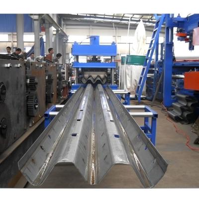 China 2mm - 4mm W Beam Roll Forming Machine Guardrail Highway Road Crash Barrier for sale