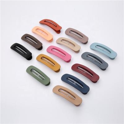 China Hair Accessories Japan And South Korea Fashion Exquisite Women's Big Acrylic Plastic Hairpin Hollow Frosted Spray Paint Platypus Clip for sale