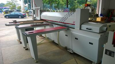 China Reciprocating Computer Panel Saw With Ball Bearing Air Float Working Table for sale