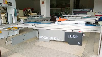 China High Precision Large Table Saw Timber Cutting Machine With Low Tolerance for sale