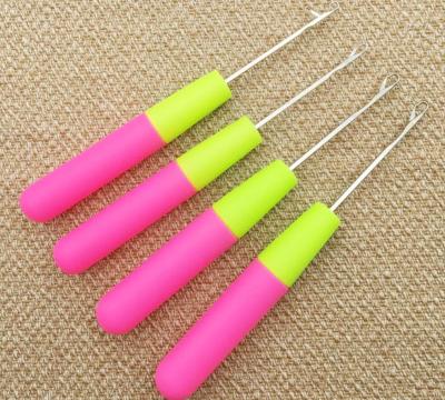 China Bamboo/Plastic Dreadlock Crochet Needle Set Candy Crochet Hook Heads, Plastic Crochet Hook with Handle, Crochet Latch Crochet Hair Crochet Hooks for sale