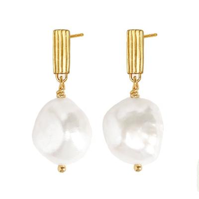 China FASHIONABLE Gemnel Textured 18k Gold Studs Baroque Freshwater Pearls Hanging Charms 925 Silver Earrings for sale