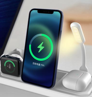 China Foldable Design Hot Selling 3 in 1 Fast Wireless Charger for iPhone and for Earphone for Watch Wireless Charger for sale