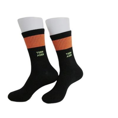 China New fashion leisure athletic sports bangs barred knit high quality long socks warm socks for sale