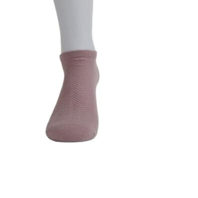 China Best Selling Casual Sports Fashion Single Color Tear-Resistant Women Socks Crew Socks for sale